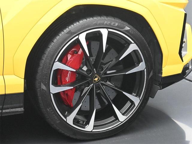 2022 lamborghini urus