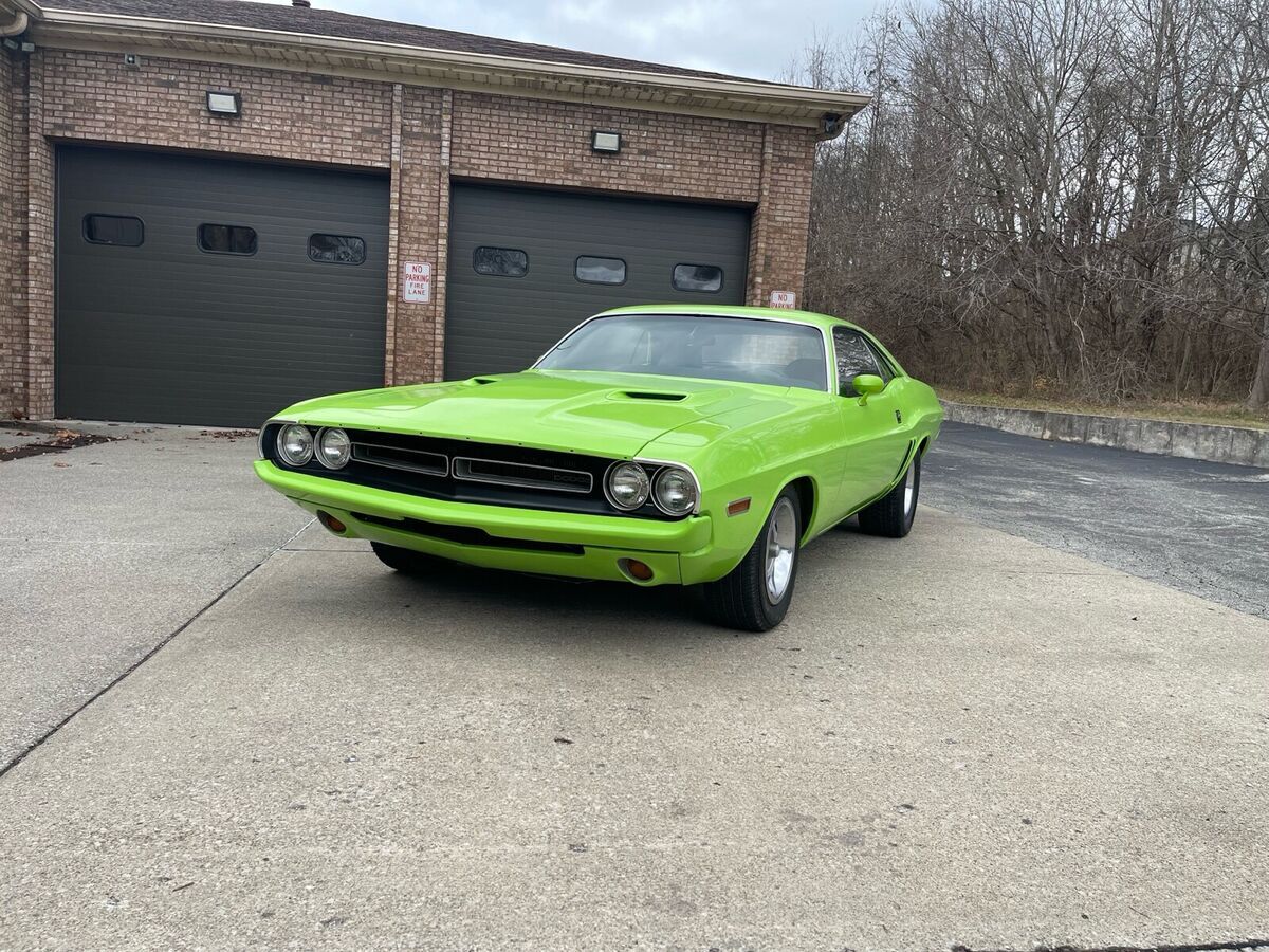 1971 dodge challenger coupe green