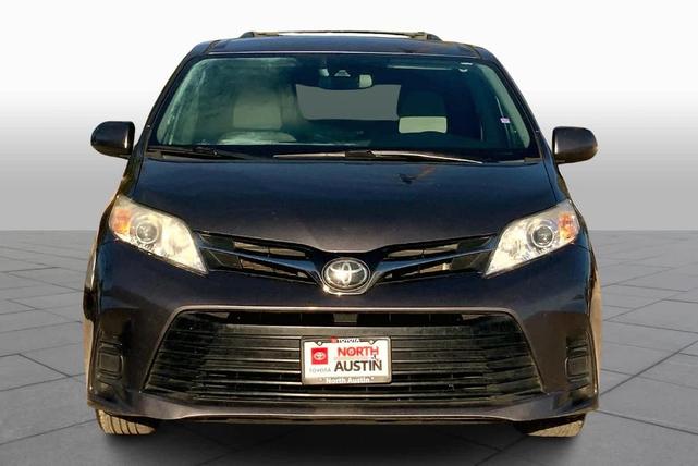2019 toyota sienna le