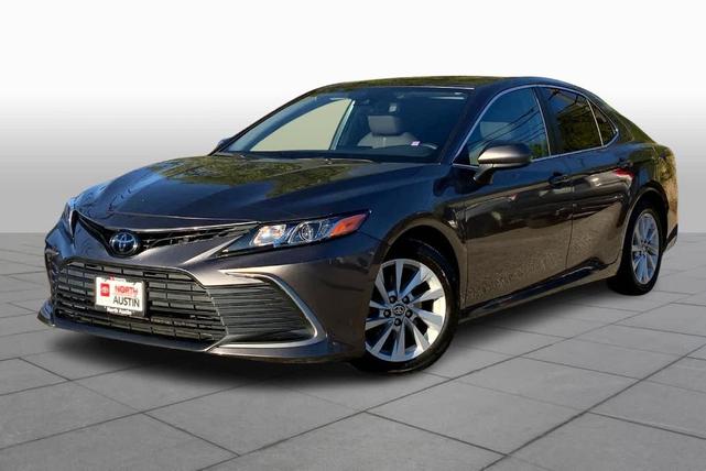 2022 toyota camry le