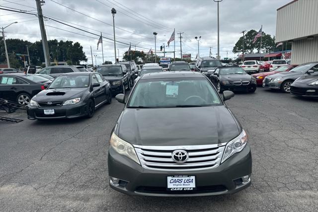 2012 toyota avalon base