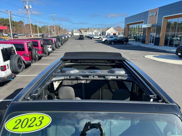 2023 jeep wrangler 4xe base