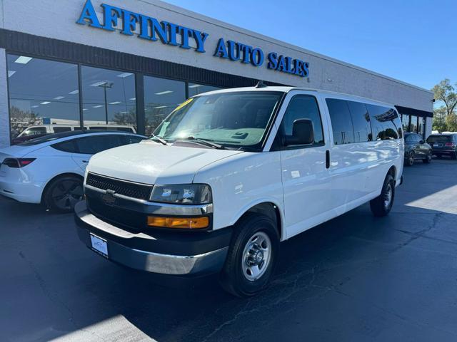 2019 chevrolet express 3500 lt