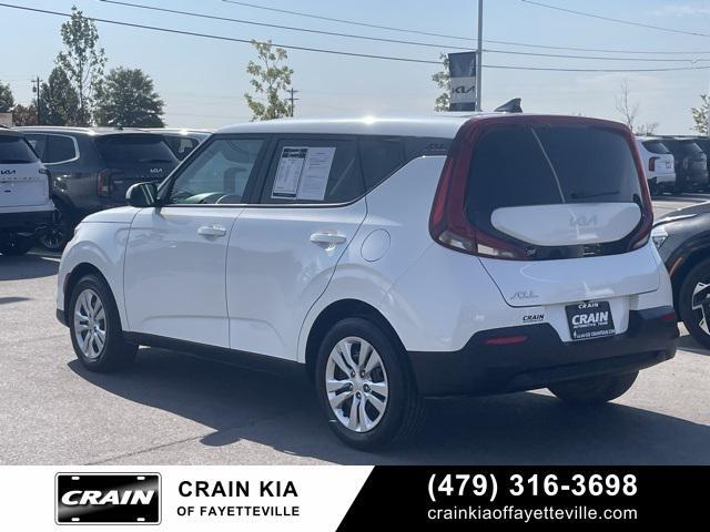 2022 kia soul lx
