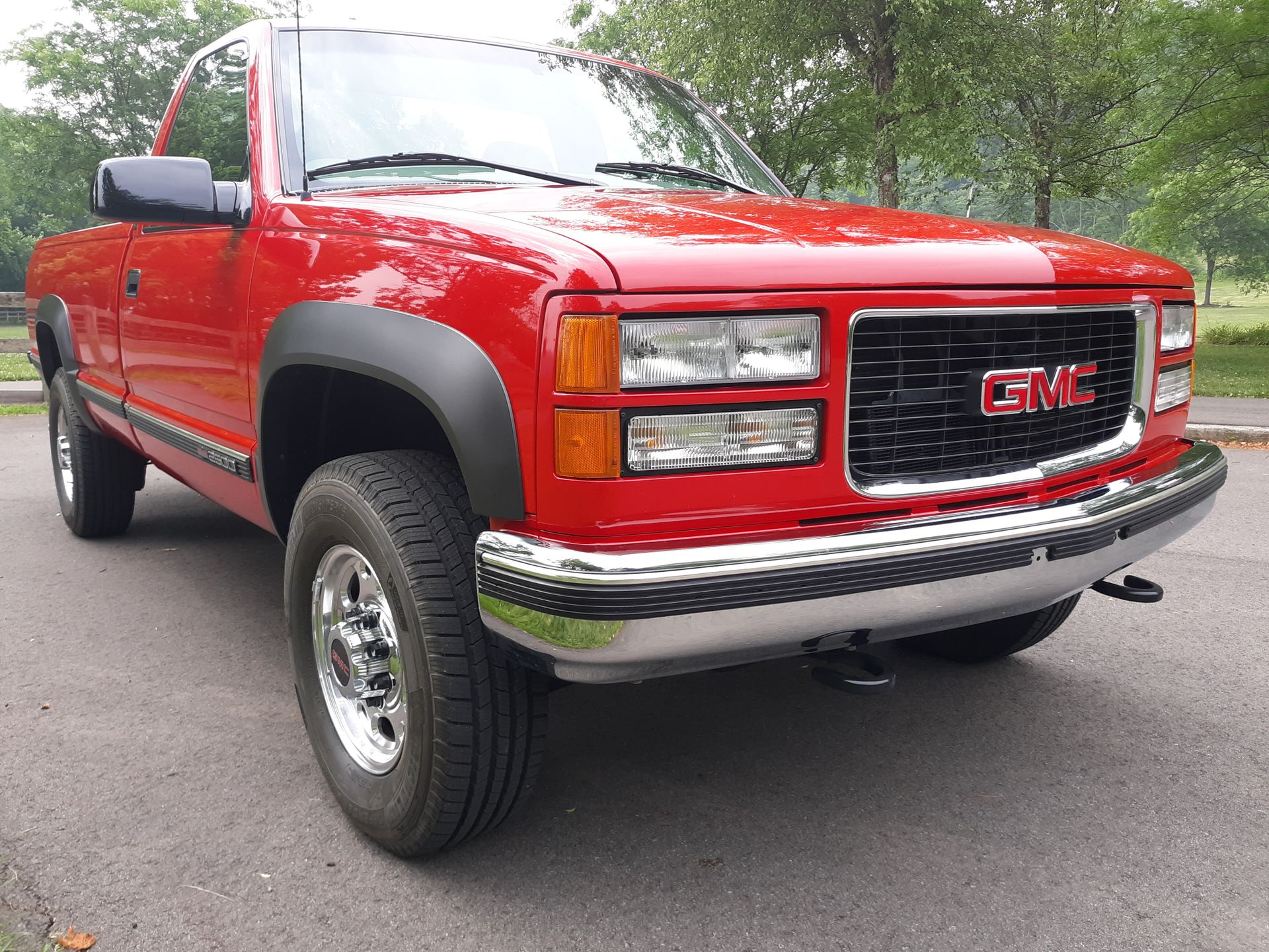 1997 gmc sierra 2500 4x4 pickup with less than 36,000 miles