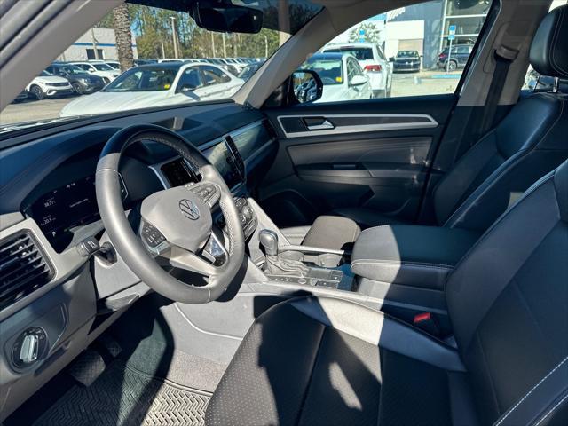 2022 volkswagen atlas 3.6l se w/technology