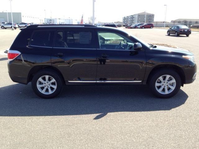 2013 toyota highlander 4dr all-wheel drive for sale in grand forks, north dakota