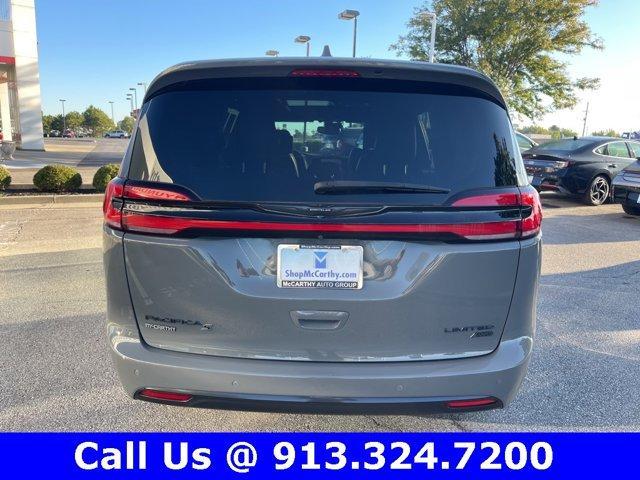 2022 chrysler pacifica limited