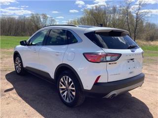 2020 Ford Escape titanium