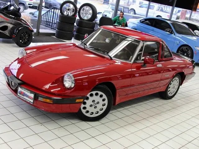 quadrifoglio 5-spd two-tone seats