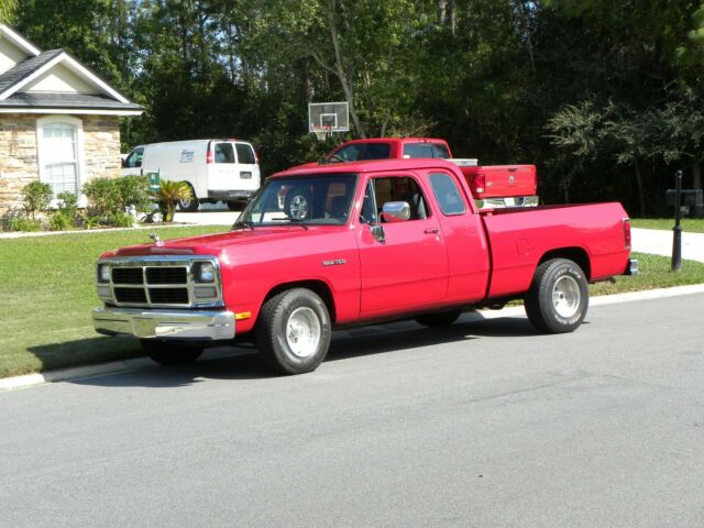 1992 dodge ram d150 ext. cab 6.5 bed nice