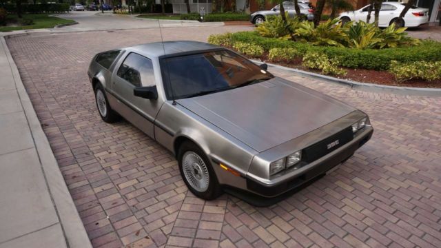 1981 delorean dmc 12 base coupe 2-door 2.9l / 38,715 miles / automatic