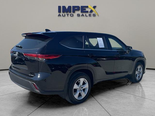 2023 toyota highlander le