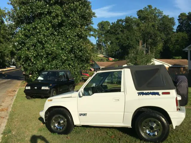 1992 geo tracker (like chevrolet, chevy, suzuki sidekick) **new low reserve**