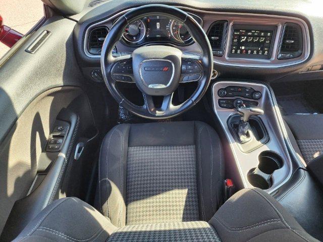 2021 dodge challenger sxt
