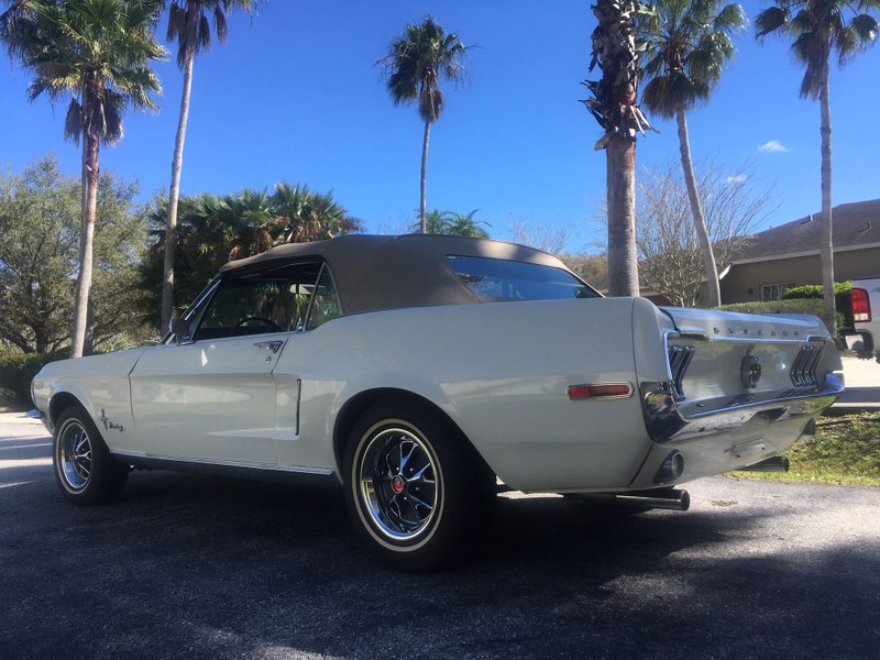 ford mustang convertible