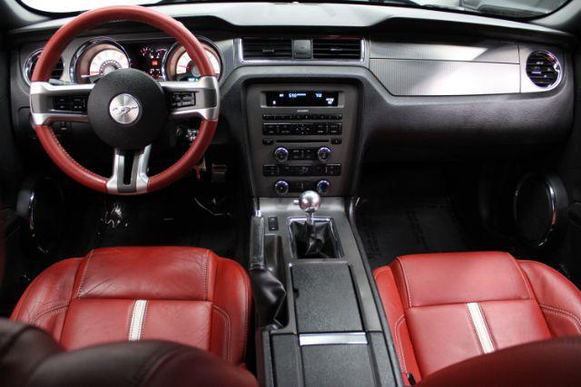 2010 ford mustang gt premium