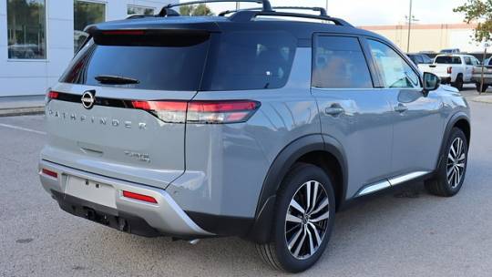 2024 Nissan Pathfinder platinum