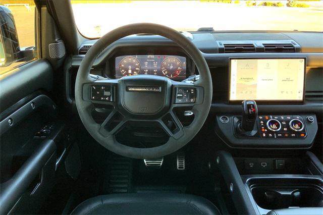 2022 land rover defender 90 v8