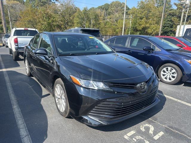 2020 toyota camry le