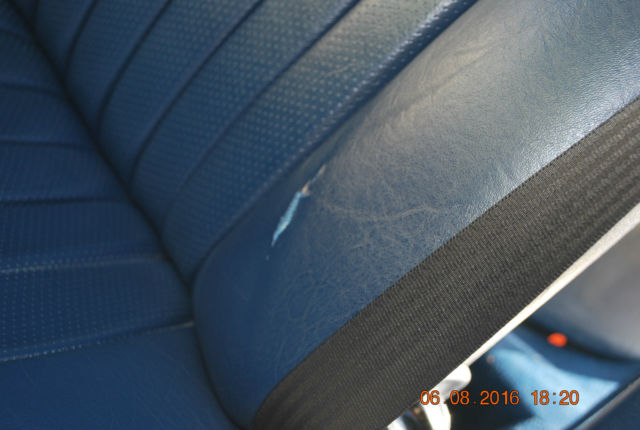 1985 mercedes-benz 300d 4-door sedan in silver blue metallic