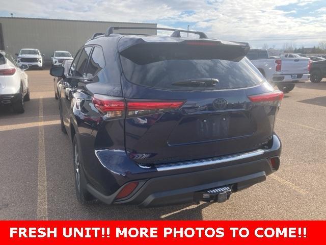 2022 toyota highlander xle