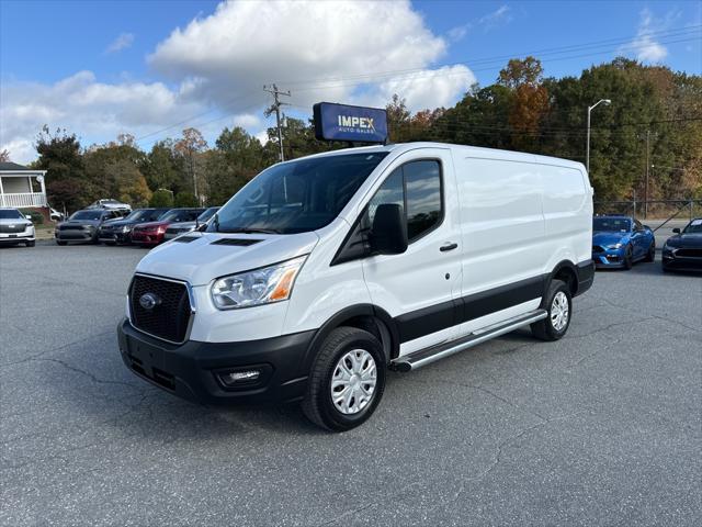 2022 ford transit-150 base