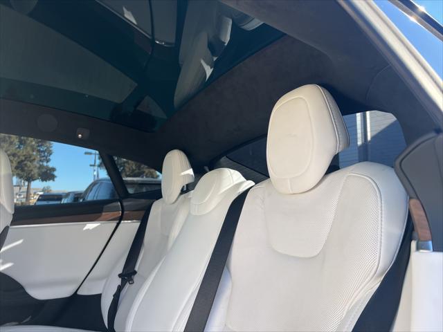 2022 tesla model s base