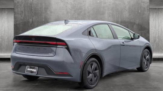 2024 toyota prius le