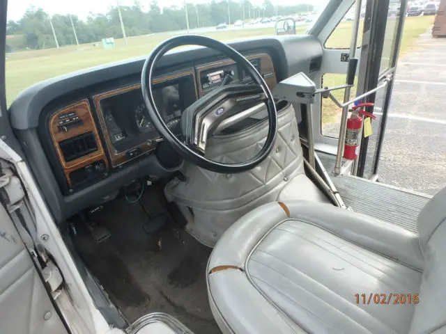 1990 utitlity-ford-econoline e350 van (15 passenger)
