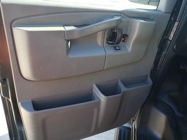 2017 chevrolet express 3500 ls