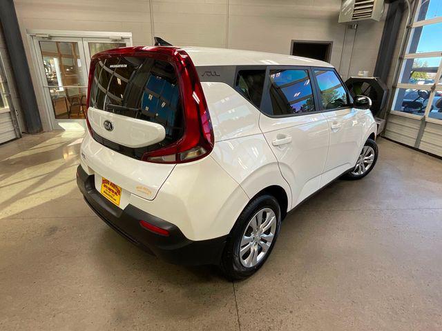 2021 kia soul lx