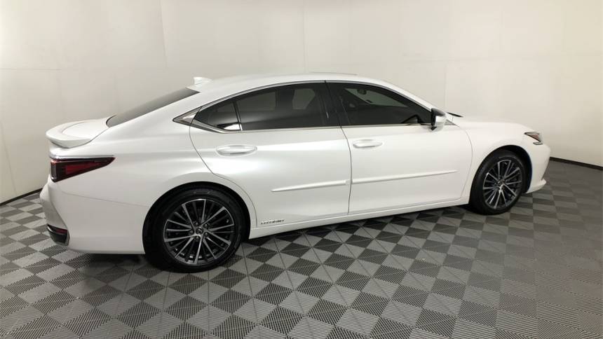 2022 lexus es 300h base