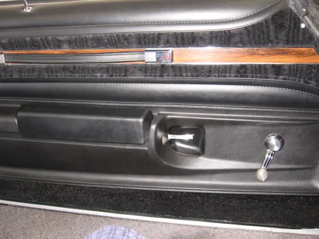 1976 buick regal coupe (2-door 5.7l 350ci 59,959 miles excellent silver/black)