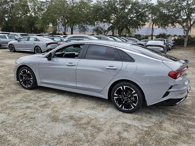 2022 kia k5 gt-line