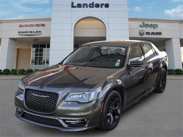 2023 chrysler 300 touring