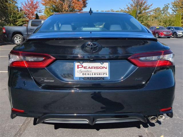 2022 toyota camry se