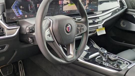 2025 BMW X7