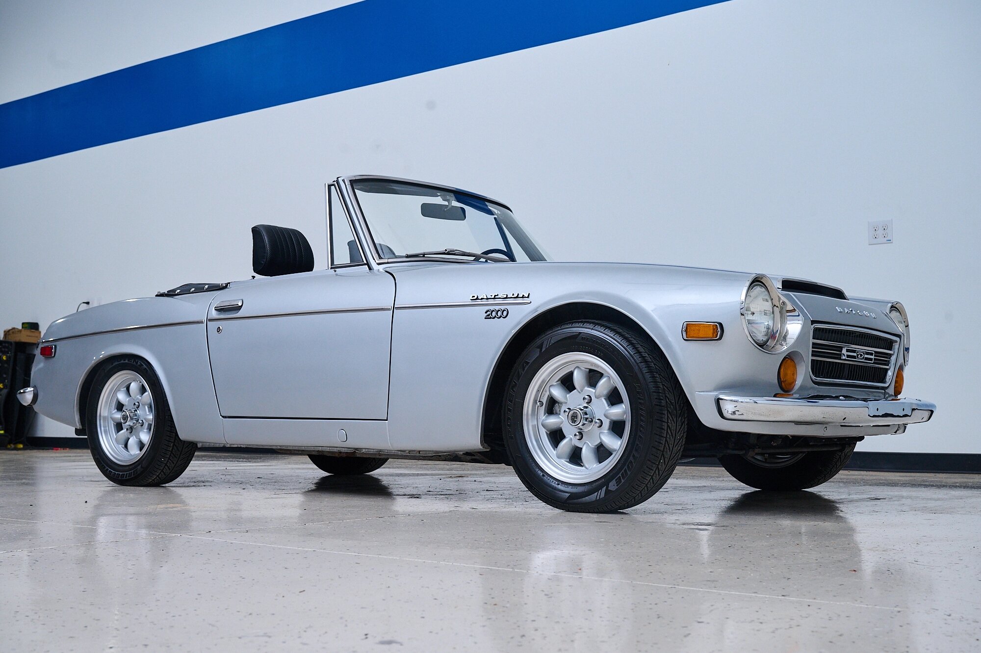 datsun 2000
