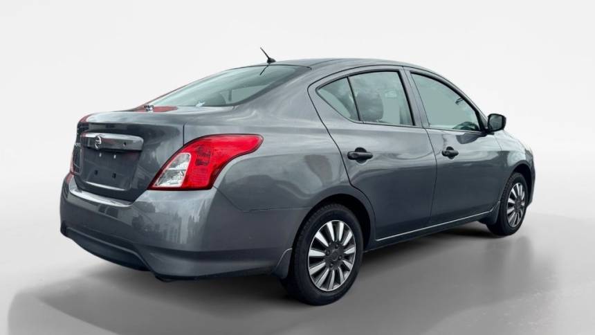 2019 nissan versa s