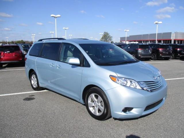 2017 toyota sienna le 7-passenger auto access seat le 7-passenger auto access seat 4dr mini-van for sale in milford, delaware