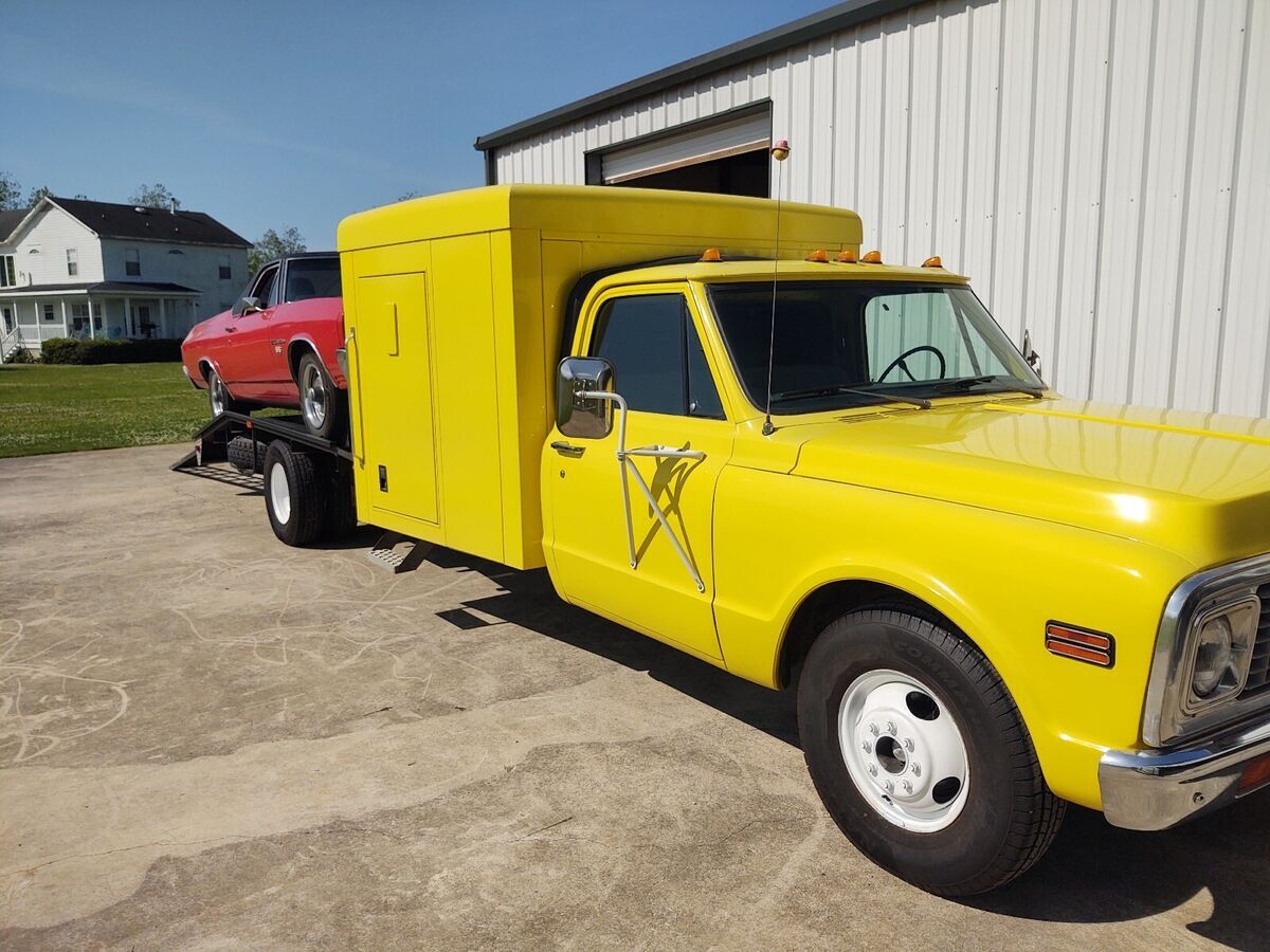 1972 chevrolet c30/k30 yellow ramp truck car hauler