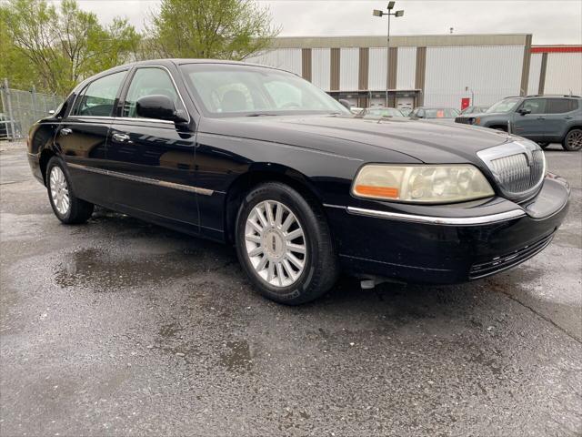 2005 lincoln town car signature