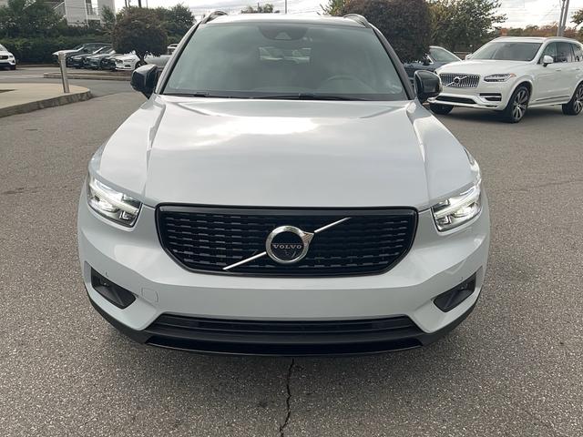 2022 volvo xc40 t4 fwd r-design