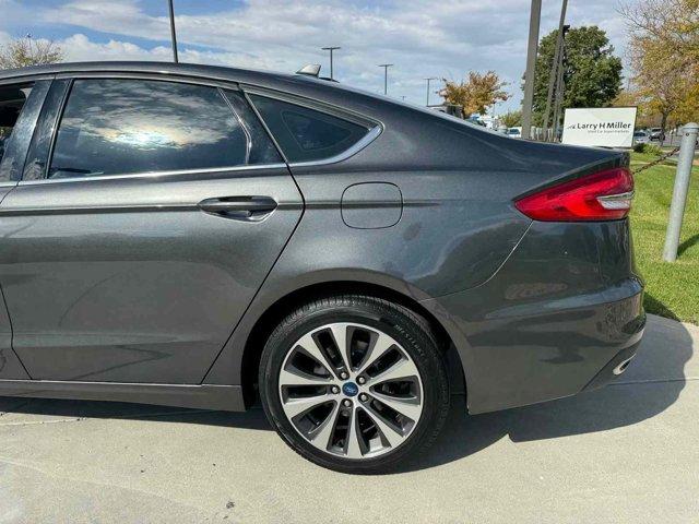 2019 ford fusion se