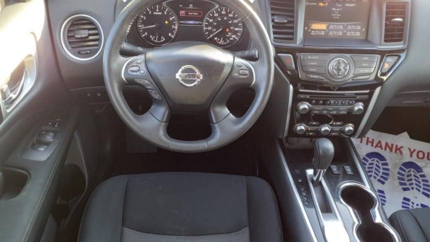 2017 nissan pathfinder sv