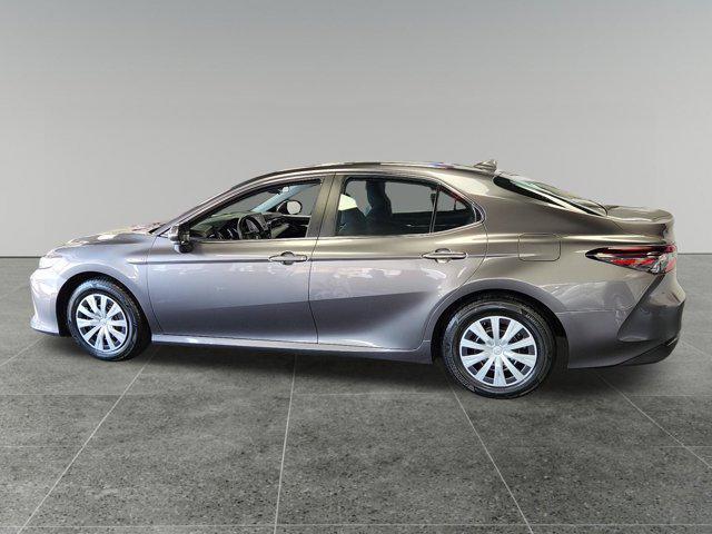 2021 toyota camry le