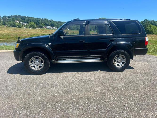 1995 toyota hilux in cleveland, tennessee