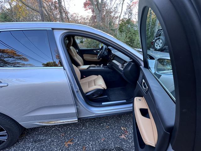 2022 volvo xc60 b5 inscription