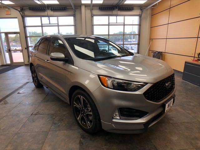 2022 ford edge st